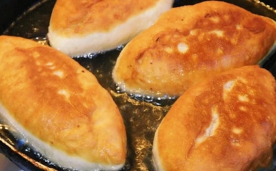 С детства обожала мамины пирожки — теперь сама делаю так: с этой начинкой они на столе не задерживаются — попробуйте