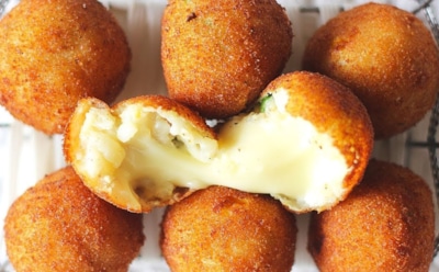 Пюре не люблю — из картошки шарики леплю: эти нежнейшие крокеты с сырной начинкой лучше канапе и бутербродов — ваши гости оценят старания