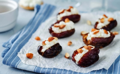 От моего лакомства гостей не оторвать: эти фаршированные финики переворачивают представления о десерте — пирожные вам больше ни к чему