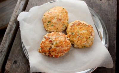 Такую рыбку оценят даже поклонники говядины: эти котлеты из семги достойны стоять на столе у королей — позвольте им удивить и вас