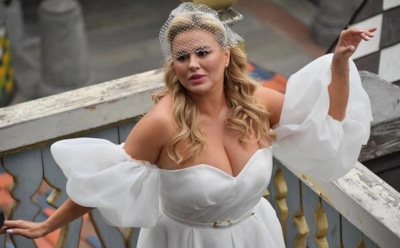 Анна Семенович едва не задохнулась на сцене