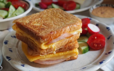Плотно и сытно — именно так, как хочется: с таким бутербродом вы забудете про сэндвичи и пиццу — альтернатива скучному омлету