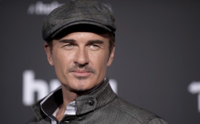 Любимчик зрителей из «Зачарованных» Джулиан Макмэхон скончался в 56 лет