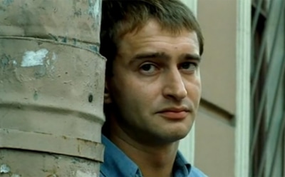 Ходил сквозь стены и пропивал гонорары: Константин Хабенский с ностальгией вспомнил «Убойную силу»