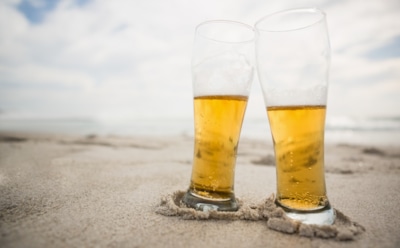 Опасное заблуждение: названы истинные последствия употребления пива в жару — этот напиток совсем не освежает
