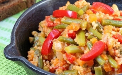 Чесночные стрелки — новый хит лета: этот салат с кускусом заставит вас надолго забыть про рис и гречку