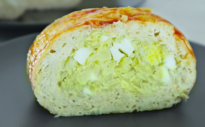 Настоящее кулинарное чудо создаю из обычной курицы: этот куриный рулет из простых продуктов творит настоящие чудеса с вашими рецепторами — обязательно попробуйте