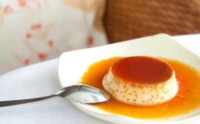 Карамельный восторг — в ложке каждого гостя: назван пудинг, который поставит точку в любом застолье