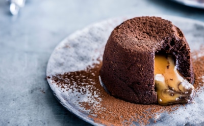 Карамельный взрыв на вашей кухне: раскрыт секрет легендарного шоколадного флана — этот рецепт точно стоит попробовать