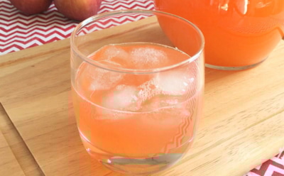 Летняя жара вам больше не страшна: этот персиковый лимонад освежит лучше кондиционера — ловите рецепт