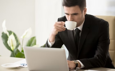 Невинный глоток с последствиями: врач раскрыл, в каких напитках скрываются угрозы, о которых вы не знали