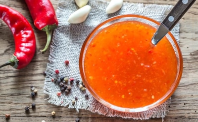 Жгучий, сладкий, неповторимый: этот тайский соус стоит приготовить хотя бы раз — этого хватит, чтобы он стал вашим фаворитом