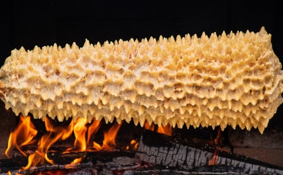 Десерт из 50 яиц — готовим с размахом: этот старинный шакотис станет главным кулинарным событием на вашем празднике