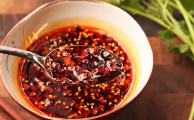 Почувствуйте себя реактивным драконом: просто приготовьте масло чили по-сычуаньски — от этой остроты невозможно оторваться