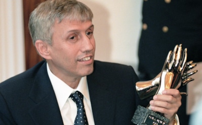 «Отбили почки»: в новой документалке рассказали об издевательствах над легендарным продюсером Айзеншписом в тюрьме