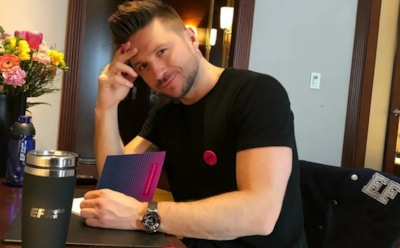 Концерт Лазарева в Сочи закончился скандалом из-за жары и «горячих» номеров