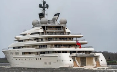 Кейт Миддлтон и принц Уильям устроили себе королевский отдых на секретной суперяхте