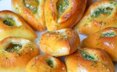 Есть горох — и мяса не надо: такие расстегаи удивят не только начинкой, но и вкусом — эта выпечка покоряет с первого укуса