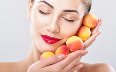 Витаминный удар по морщинам: эти 3 маски из абрикоса подтягивают и увлажняют лучше крема — вашей коже позавидует младенец