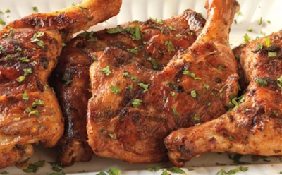 Ужин, который пахнет уютом: приготовьте куриные окорочка по этому рецепту — и удовольствие за столом вам гарантировано