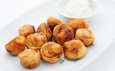 Сверху картошка — внутри мяско: эти жареные пельмени в необычном исполнении станут вашим любимым угощением