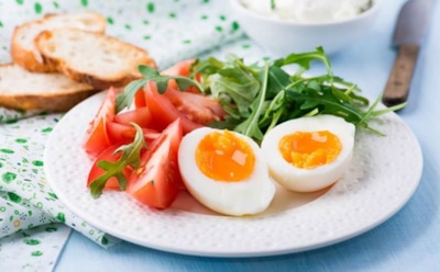 Врачи наносят удар по яйцам: стало известно, кого полезный продукт на завтрак может подвести