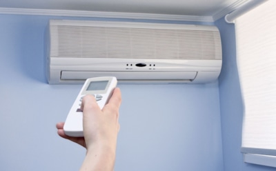 Поток в потолок — здоровье в порядке: стало известно, чем грозит неправильное использование кондиционера летом