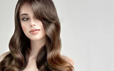 Секущиеся кончики исчезнут навсегда: испытайте эти 2 проверенных рецепта йогуртовых масок для восстановления волос