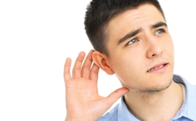 Не только громкие звуки: какие лекарства и привычки могут «выключить» слух навсегда