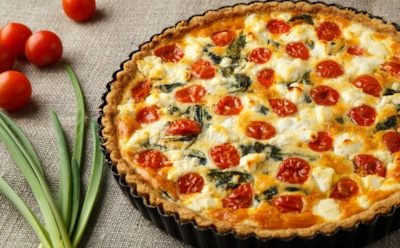 Вкус, достойный аплодисментов: этот заливной пирог всем хочется съесть до последней крошки — блюдо для особого случая