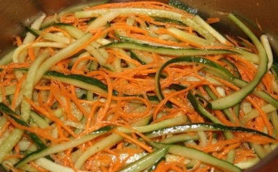 Корейское ассорти на зиму: сделайте этот овощной микс с пикантной заправкой сейчас — порадуйте себя и близких в холода