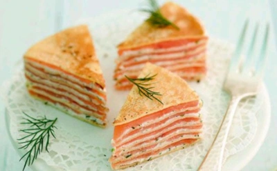 За такое угощение вас будут благодарить все гости — ведь этот блинный торт станет главным хитом ваших семейных застолий