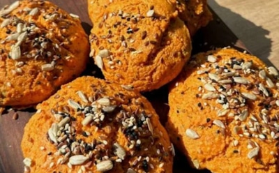 Такие хлебцы с орехами — настоящие ломтики здоровья: эту ароматную альтернативу хлебу семья попросит готовить снова и снова