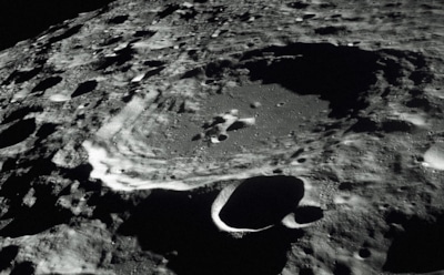 На шаг ближе к лунным базам: ученые нашли новые входы в скрытые пещеры Луны