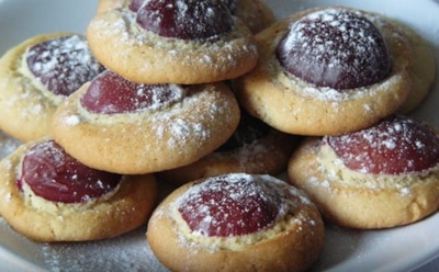 По выходным готовлю тертое печенье со сливой: домашние сметают его до крошки — заглянувшие в гости просят рецепт