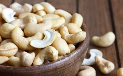 Мозговое топливо из тарелки: назван элемент рациона, который поможет дольше мыслить ясно