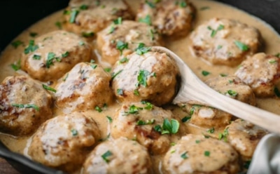 Мои фрикадельки обожает вся семья: они ароматные и нежные — а пахнут так, что соседи в окна заглядывают