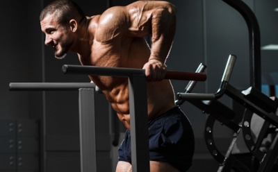 Сильные руки и широкая грудь: названо упражнение, которое меняет тело и повышает выносливость — лучше любых гантелей