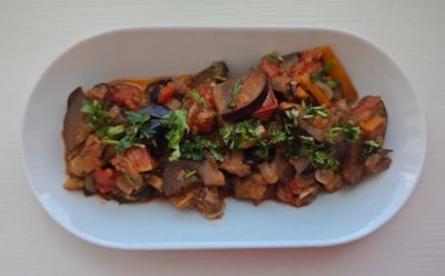 Когда банальность превращается в шедевр — это соте из баклажанов сумеет удивить своим вкусом даже самых привередливых