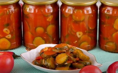 Готовлю банку — и она сразу уходит: такие огурчики никого не оставят равнодушным — так что готовьте с запасом, а то не хватит до зимы