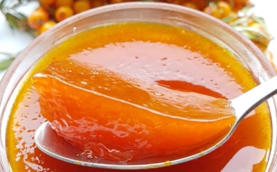 Сокровище лета — дар тепла в холода: это облепиховое желе не только сведет с ума любителей сладостей, но и укрепит здоровье зимой