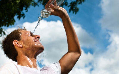 Как пережить жару без вреда: эти простые советы помогут снизить нагрузку на организм летом