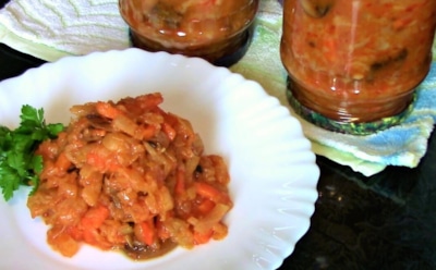 Откроете банку — и сразу запах лета на кухне: в нашей семье эта солянка с грибами уходит быстрее огурцов и варенья