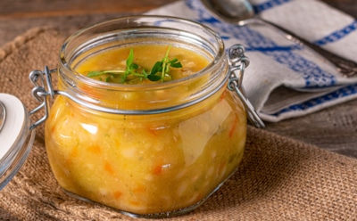 Запасайтесь с умом: этот домашний гороховый суп в банках зимой накормит без лишних хлопот