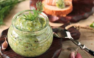 Такой крыжовник вы еще не пробовали: эта острая приправа к мясу станет идеальным «обогревателем» для холодных вечеров