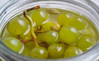 Виноград может быть не только десертом — эта заготовка докажет, что и с новой ролью он справляется на отлично