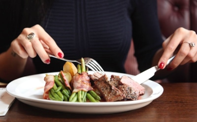 Гастроэнтеролог бьет тревогу: эта повседневная привычка приводит к хроническим болезням ЖКТ