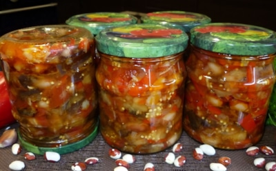 С такими баклажанчиками любой зимний ужин станет уютнее: эта заготовка у вас точно не залежится