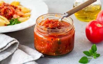 Этот соус — мой кулинарный козырь: добавляю ложку в суп или пиццу — вкус меняется враз