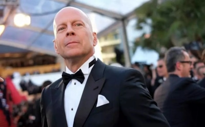 Жена переселила угасающего Брюса Уиллиса в отдельный дом: фанаты раскололись на два лагеря